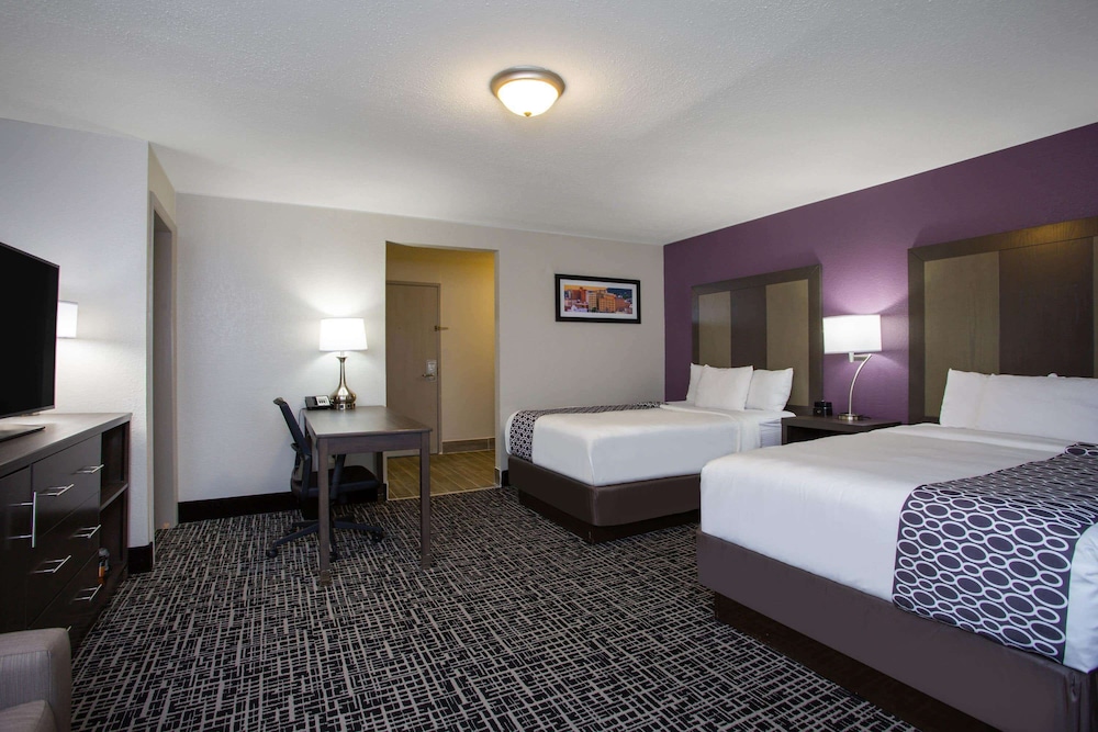 Imagen de la habitación del Hotel La Quinta Inn and Suites By Wyndham Roanoke Salem. Foto 2