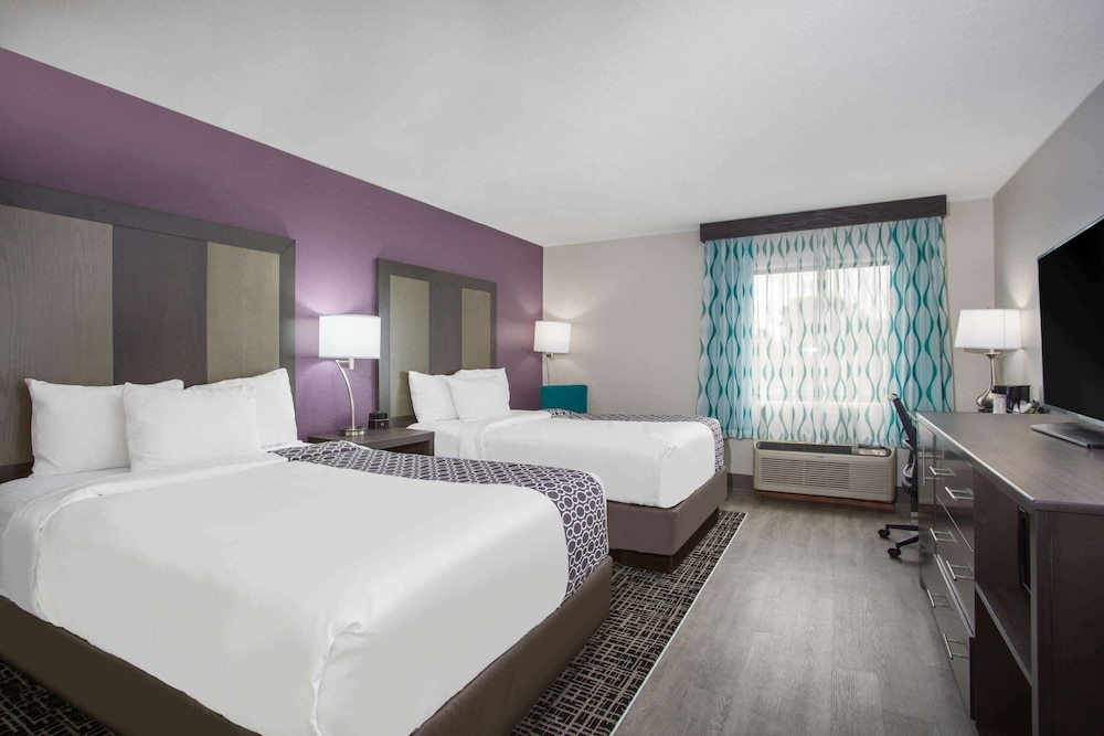 Imagen de la habitación del Hotel La Quinta Inn and Suites By Wyndham Roanoke Salem. Foto 4
