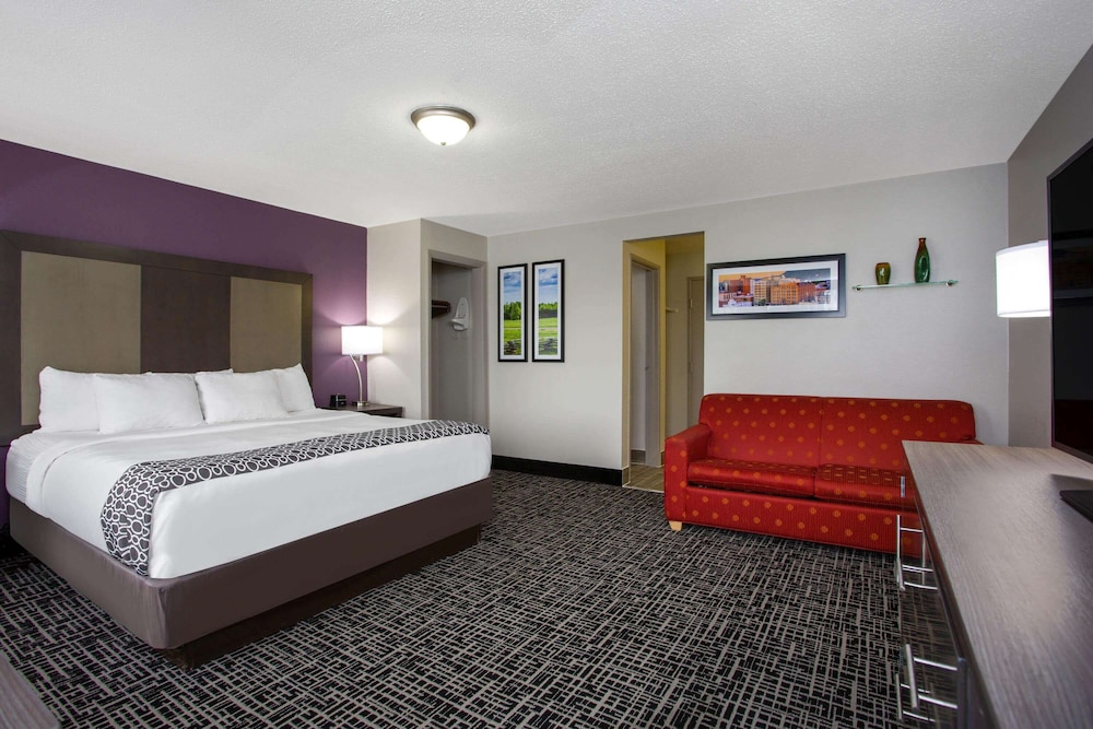 Imagen de la habitación del Hotel La Quinta Inn and Suites By Wyndham Roanoke Salem. Foto 6