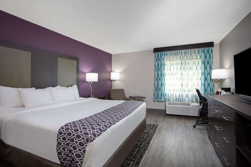 Imagen de la habitación del Hotel La Quinta Inn and Suites By Wyndham Roanoke Salem. Foto 7
