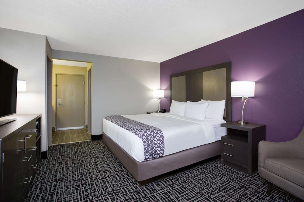 Imagen de la habitación del Hotel La Quinta Inn and Suites By Wyndham Roanoke Salem. Foto 8