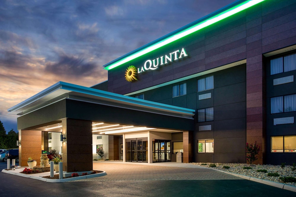 Imagen general del Hotel La Quinta Inn and Suites By Wyndham Roanoke Salem. Foto 1