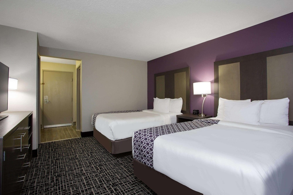 Imagen de la habitación del Hotel La Quinta Inn and Suites By Wyndham Roanoke Salem. Foto 12