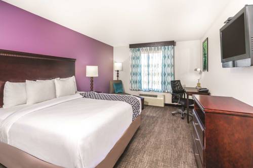 Imagen de la habitación del Hotel La Quinta Inn and Suites By Wyndham Rome. Foto 2