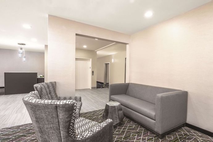Imagen de los interiores del Hotel La Quinta Inn and Suites By Wyndham Rome. Foto 7
