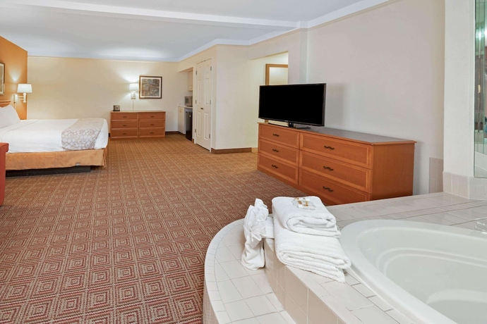 Imagen de la habitación del Hotel La Quinta Inn and Suites By Wyndham Salt Lake City - Layton. Foto 11