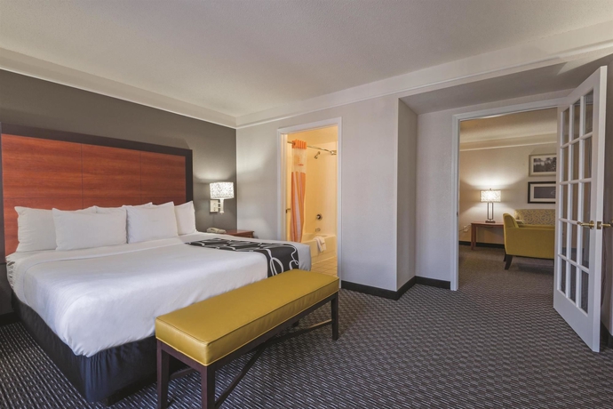Imagen de la habitación del Hotel La Quinta Inn and Suites By Wyndham San Antonio Airport. Foto 7