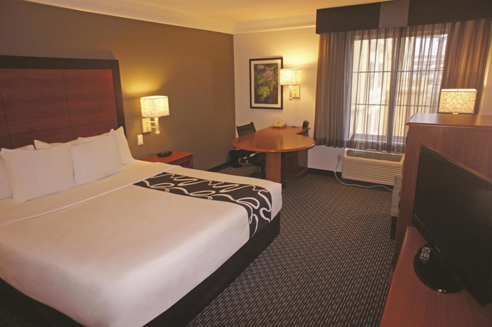 Imagen de la habitación del Hotel La Quinta Inn and Suites By Wyndham San Antonio Airport. Foto 12