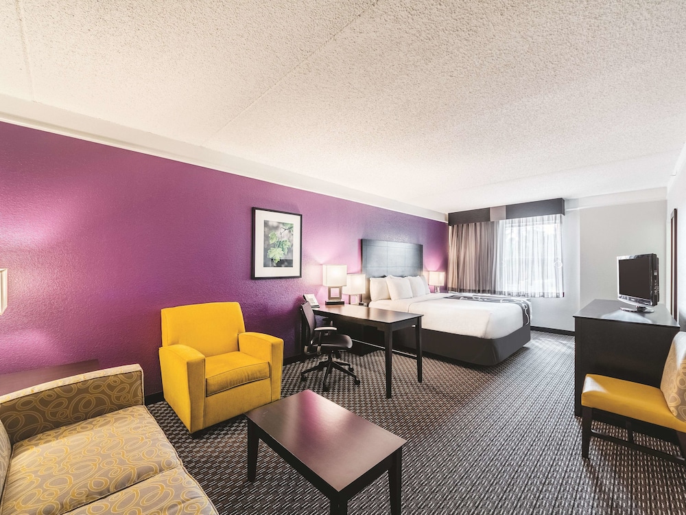 Imagen de la habitación del Hotel La Quinta Inn and Suites By Wyndham San Antonio Downtown. Foto 4