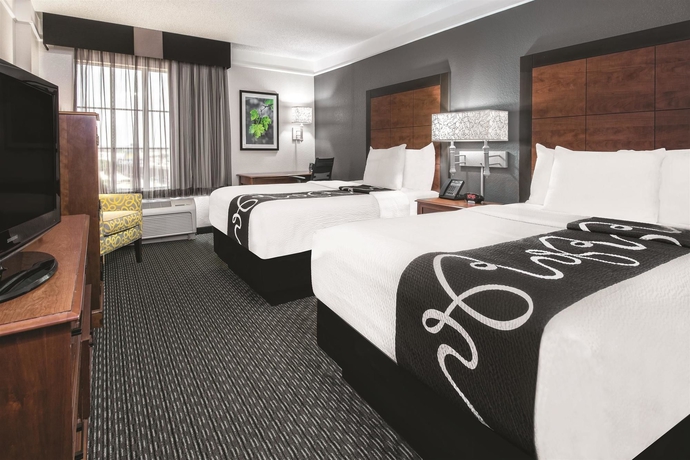 Imagen de la habitación del Hotel La Quinta Inn and Suites By Wyndham San Antonio Riverwalk. Foto 6