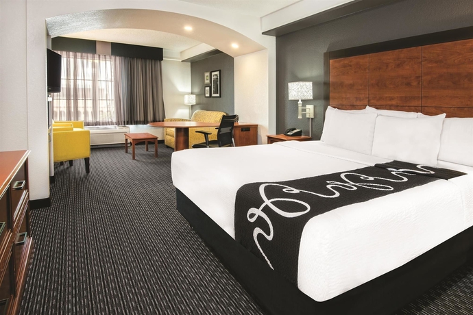 Imagen de la habitación del Hotel La Quinta Inn and Suites By Wyndham San Antonio Riverwalk. Foto 11