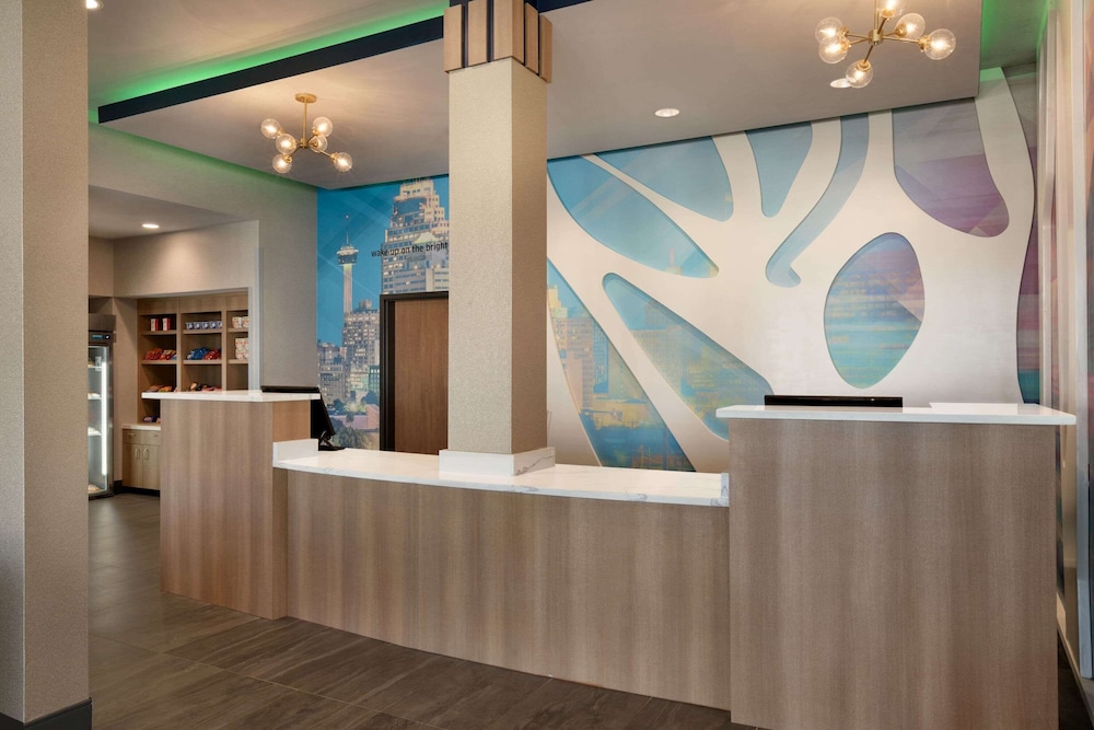 Imagen de los interiores del Hotel La Quinta Inn and Suites By Wyndham San Antonio Seaworld/lafb. Foto 20