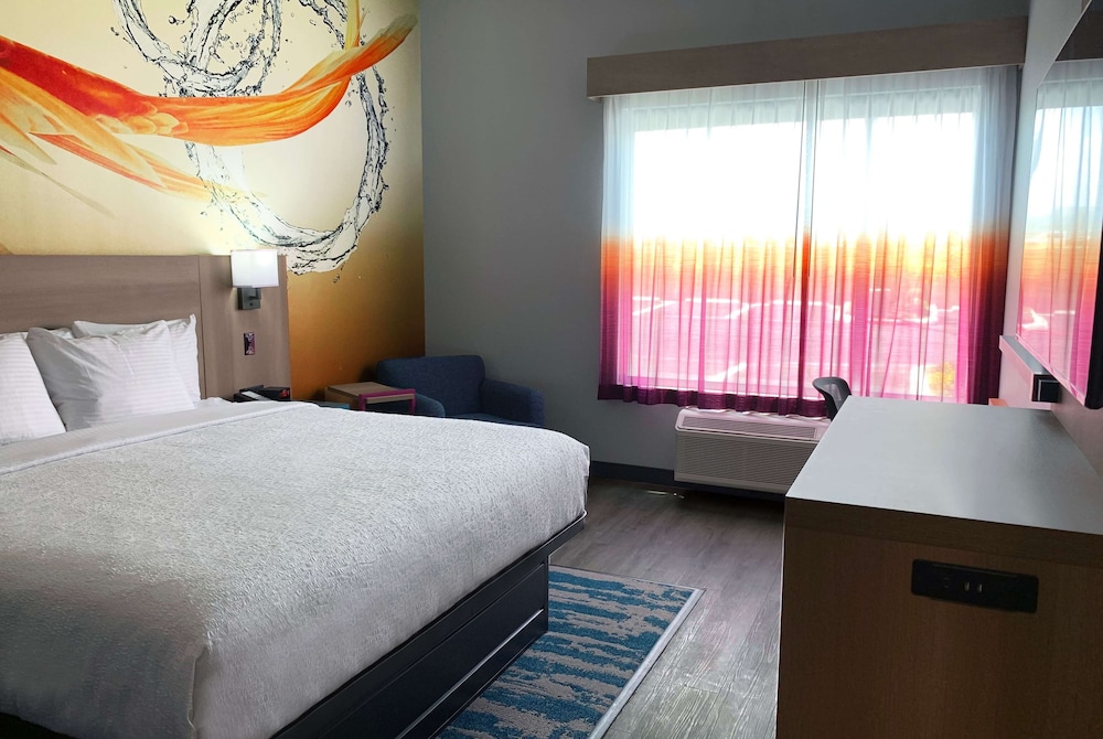 Imagen de la habitación del Hotel La Quinta Inn and Suites By Wyndham San Antonio Seaworld/lafb. Foto 12