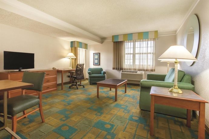 Imagen de la habitación del Hotel La Quinta Inn and Suites By Wyndham San Francisco Airport N. Foto 9