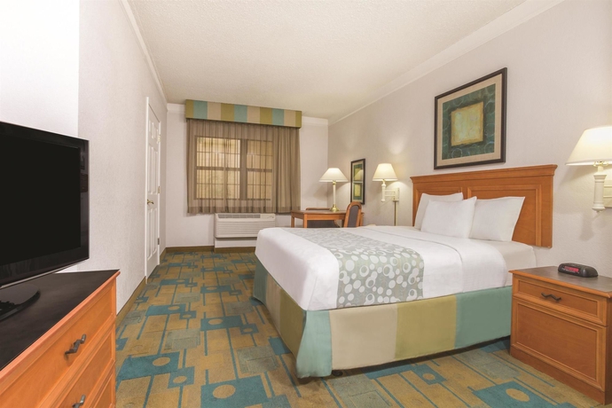 Imagen de la habitación del Hotel La Quinta Inn and Suites By Wyndham San Francisco Airport N. Foto 12