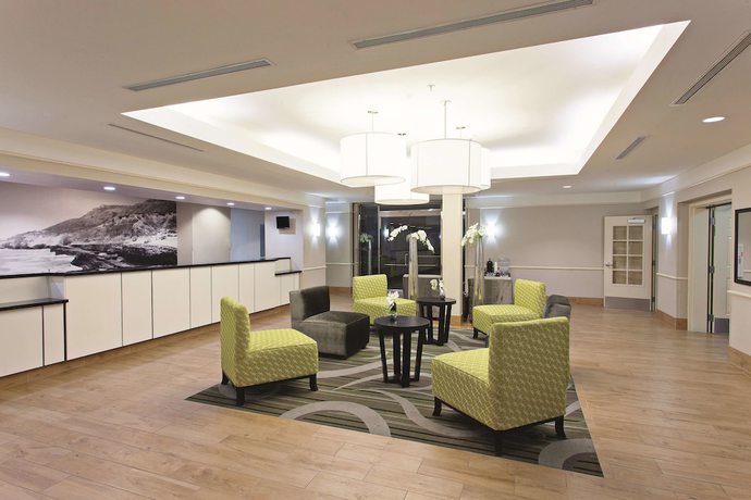 Imagen de los interiores del Hotel La Quinta Inn and Suites By Wyndham Santa Clarita - Valencia. Foto 16
