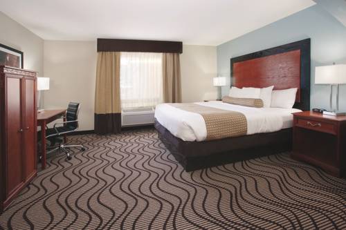 Imagen de la habitación del Hotel La Quinta Inn and Suites By Wyndham Santa Rosa. Foto 3
