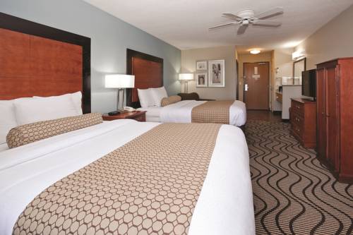 Imagen de la habitación del Hotel La Quinta Inn and Suites By Wyndham Santa Rosa. Foto 6