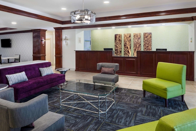 Imagen de los interiores del Hotel La Quinta Inn and Suites By Wyndham Savannah Airport - Pooler. Foto 18
