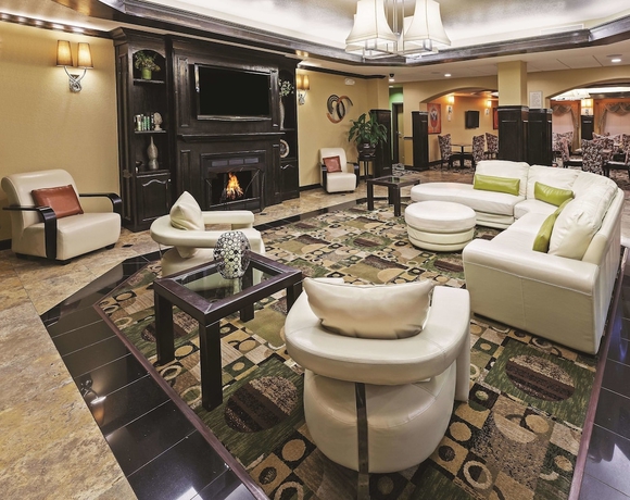 Imagen de los interiores del Hotel La Quinta Inn and Suites By Wyndham Searcy. Foto 14