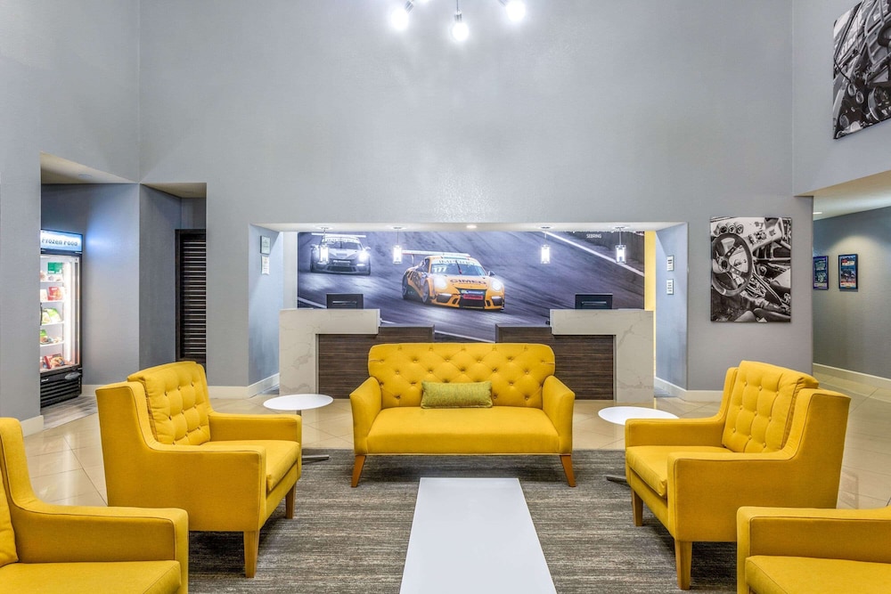 Imagen de los interiores del Hotel La Quinta Inn and Suites By Wyndham Sebring. Foto 17