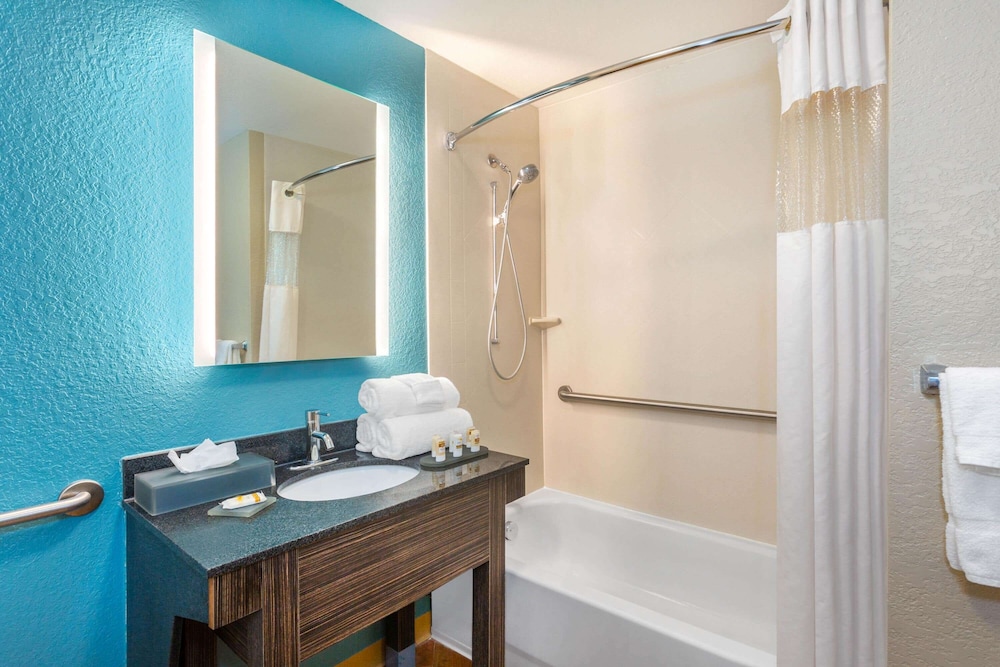 Imagen de la habitación del Hotel La Quinta Inn and Suites By Wyndham Sebring. Foto 15