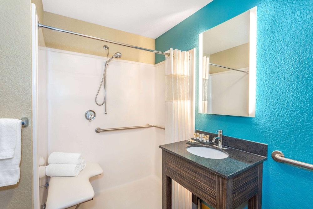 Imagen de la habitación del Hotel La Quinta Inn and Suites By Wyndham Sebring. Foto 16