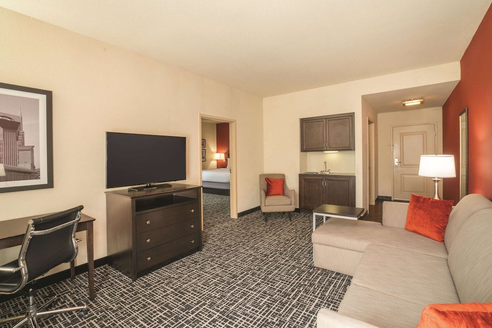 Imagen de la habitación del Hotel La Quinta Inn and Suites By Wyndham Smyrna Tn - Nashville. Foto 7
