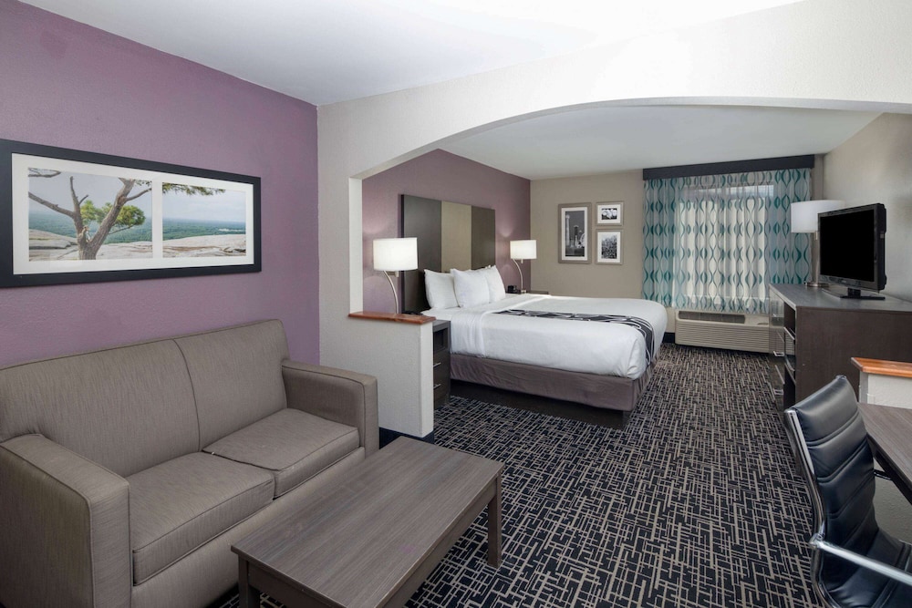 Imagen de la habitación del Hotel La Quinta Inn and Suites By Wyndham Snellville-stone Mountain. Foto 4