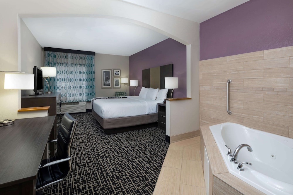 Imagen de la habitación del Hotel La Quinta Inn and Suites By Wyndham Snellville-stone Mountain. Foto 5