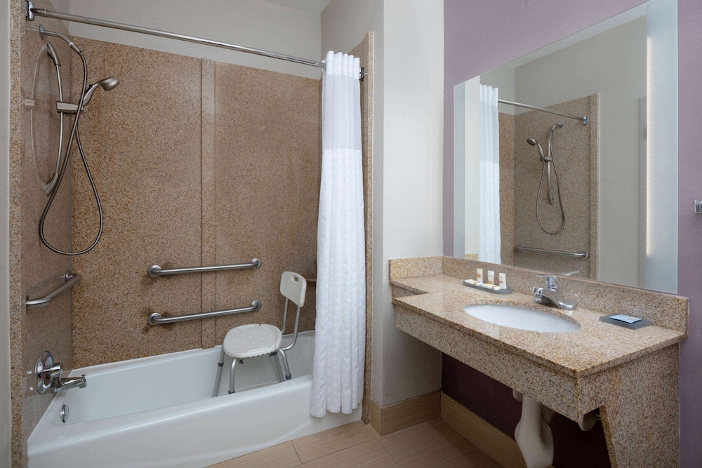 Imagen de la habitación del Hotel La Quinta Inn and Suites By Wyndham Snellville-stone Mountain. Foto 16