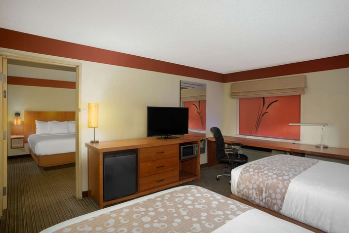 Imagen de la habitación del Hotel La Quinta Inn and Suites By Wyndham Springdale. Foto 2