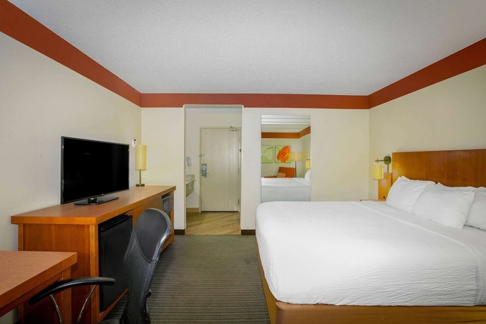 Imagen de la habitación del Hotel La Quinta Inn and Suites By Wyndham Springdale. Foto 5