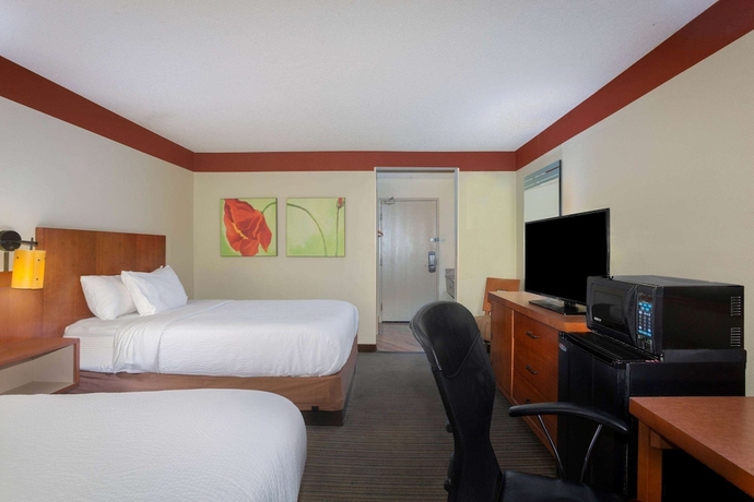Imagen de la habitación del Hotel La Quinta Inn and Suites By Wyndham Springdale. Foto 9