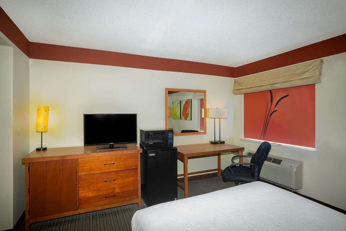 Imagen de la habitación del Hotel La Quinta Inn and Suites By Wyndham Springdale. Foto 13