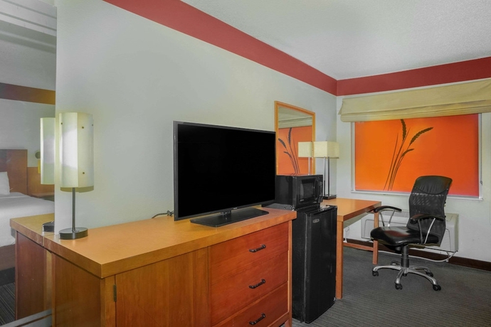 Imagen de la habitación del Hotel La Quinta Inn and Suites By Wyndham Springdale. Foto 15