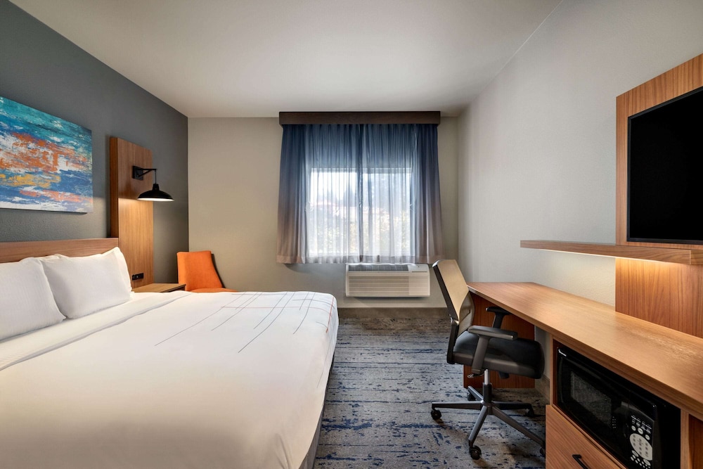 Imagen de la habitación del Hotel La Quinta Inn and Suites By Wyndham Springfield. Foto 10