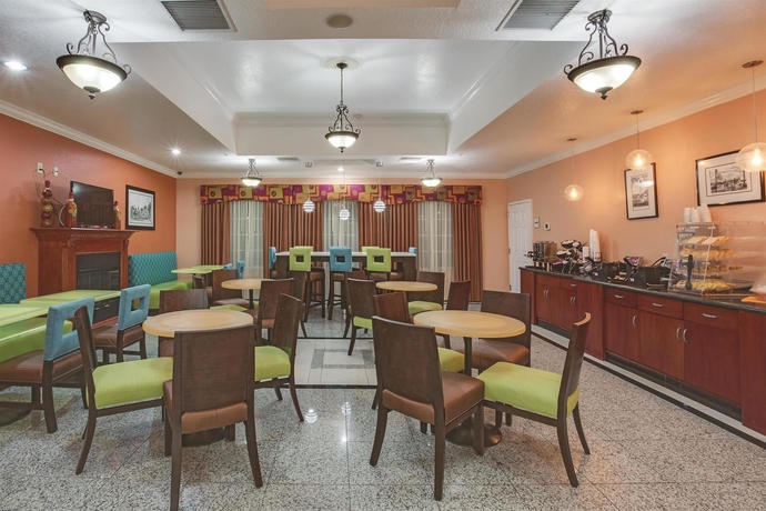 Imagen del bar/restaurante del Hotel La Quinta Inn and Suites By Wyndham St. Augustine. Foto 3