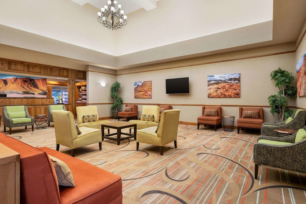 Imagen de los interiores del Hotel La Quinta Inn and Suites By Wyndham St. George. Foto 19