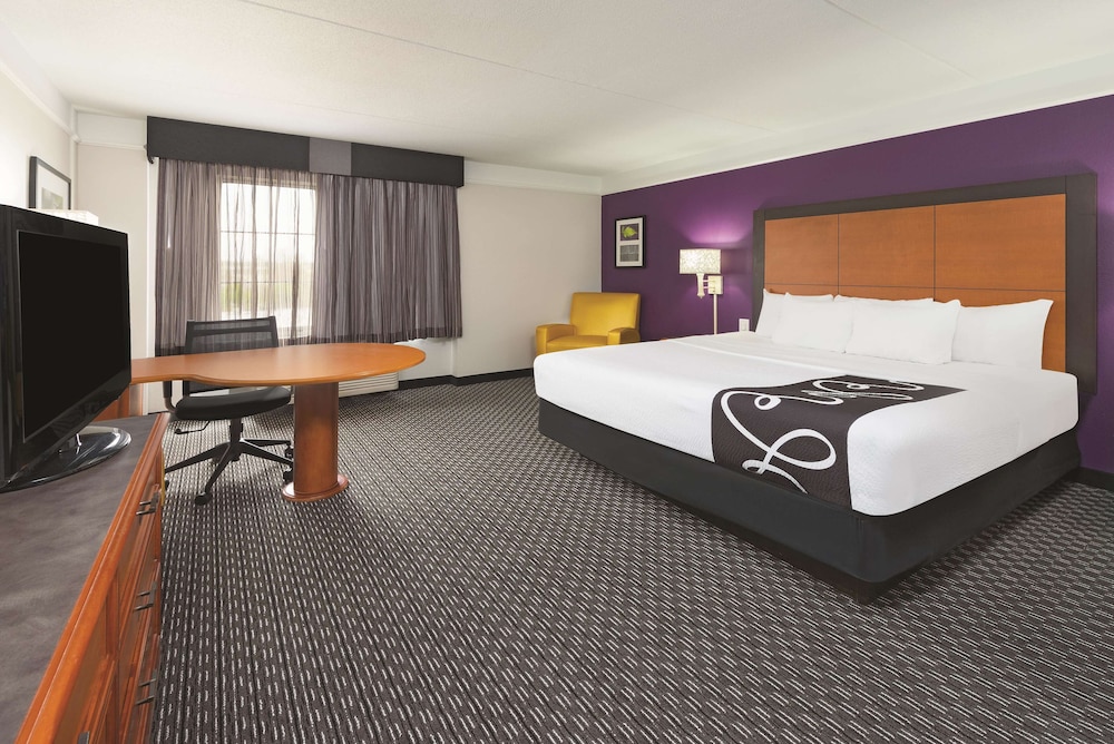 Imagen de la habitación del Hotel La Quinta Inn and Suites By Wyndham St. Louis Westport. Foto 4
