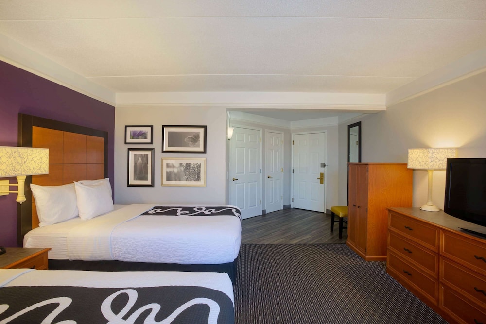 Imagen de la habitación del Hotel La Quinta Inn and Suites By Wyndham St. Louis Westport. Foto 9