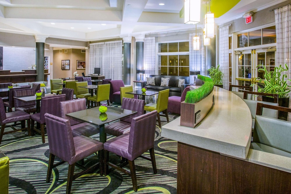 Imagen de los interiores del Hotel La Quinta Inn and Suites By Wyndham St. Louis Westport. Foto 19