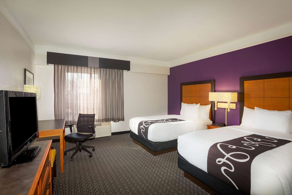 Imagen de la habitación del Hotel La Quinta Inn and Suites By Wyndham St. Louis Westport. Foto 18