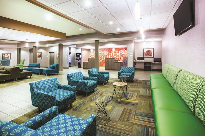 Imagen de los interiores del Hotel La Quinta Inn and Suites By Wyndham St. Paul-woodbury. Foto 9