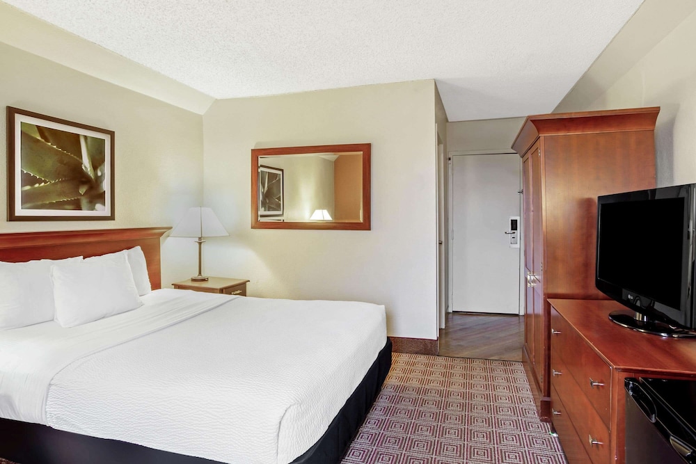 Imagen de la habitación del Hotel La Quinta Inn and Suites By Wyndham Stamford / New York City. Foto 4