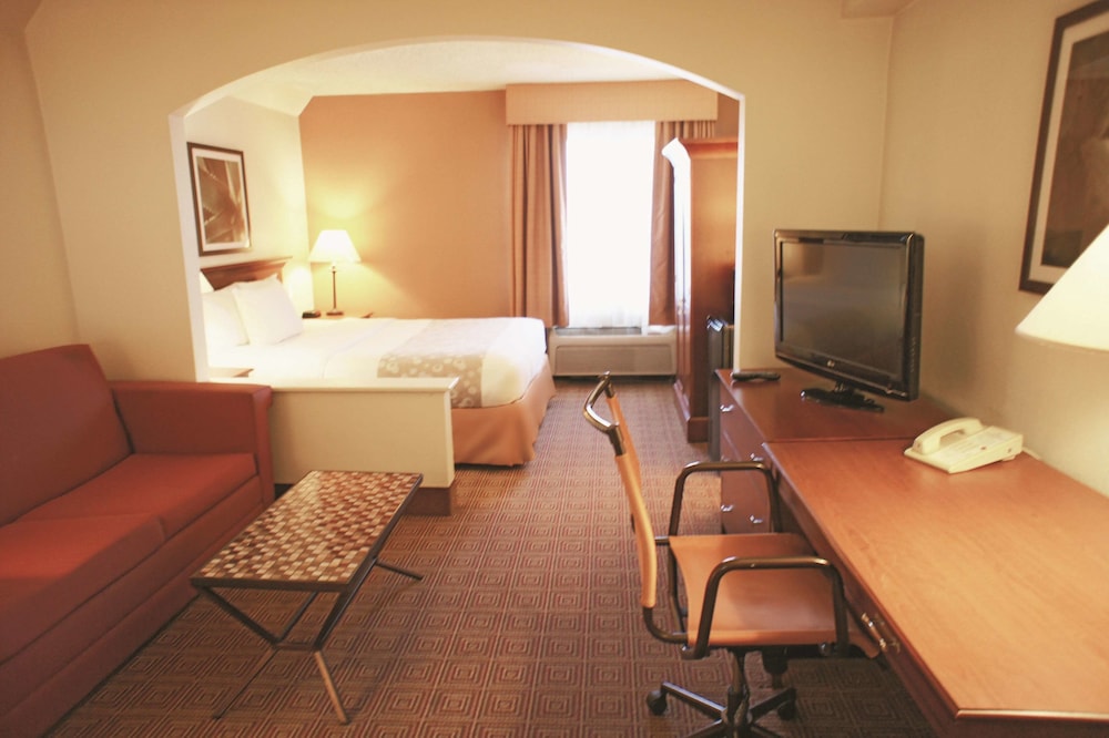 Imagen de la habitación del Hotel La Quinta Inn and Suites By Wyndham Stamford / New York City. Foto 5