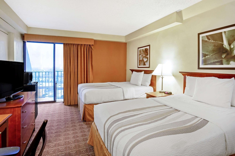 Imagen de la habitación del Hotel La Quinta Inn and Suites By Wyndham Stamford / New York City. Foto 12