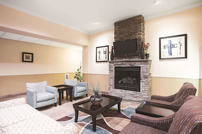 Imagen de los interiores del Hotel La Quinta Inn and Suites By Wyndham Stonington-mystic Area. Foto 8