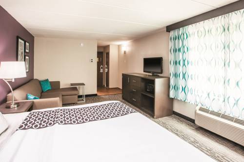 Imagen de la habitación del Hotel La Quinta Inn and Suites By Wyndham Sturbridge. Foto 4