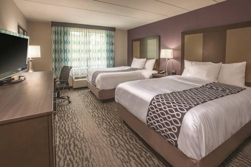 Imagen de la habitación del Hotel La Quinta Inn and Suites By Wyndham Sturbridge. Foto 6